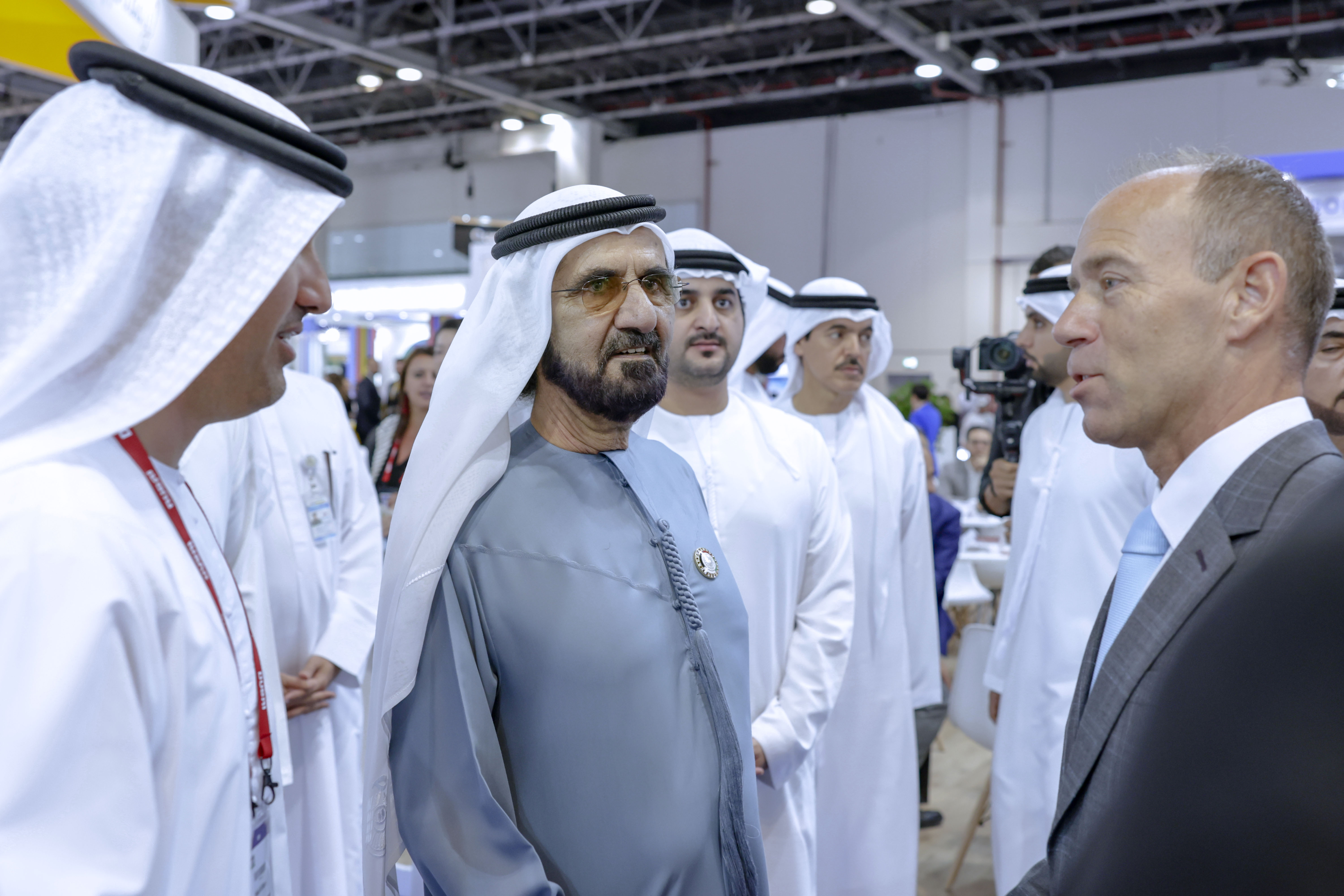 محمد بن راشد: "نرحّب بالعالم في دبي.. وراحة وسعادة ضيوفنا هدف نستثمر في تحقيقه منذ عقود"