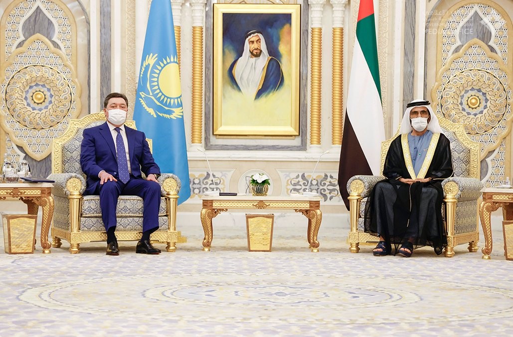 محمد بن راشد يستقبل رئيس وزراء كازاخستان