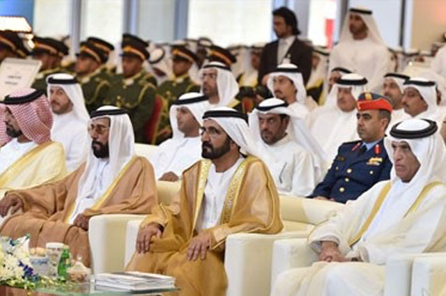 محمد بن راشد يزور مركز انتخابات المجلس الوطني الاتحادي