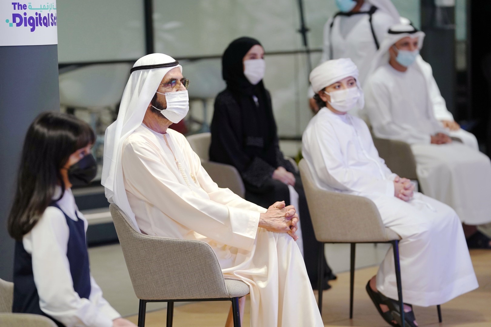 محمد بن راشد يطلق "المدرسة الرقمية" بمرحلة تجريبية تضم 20 ألف طالب في 4 دول