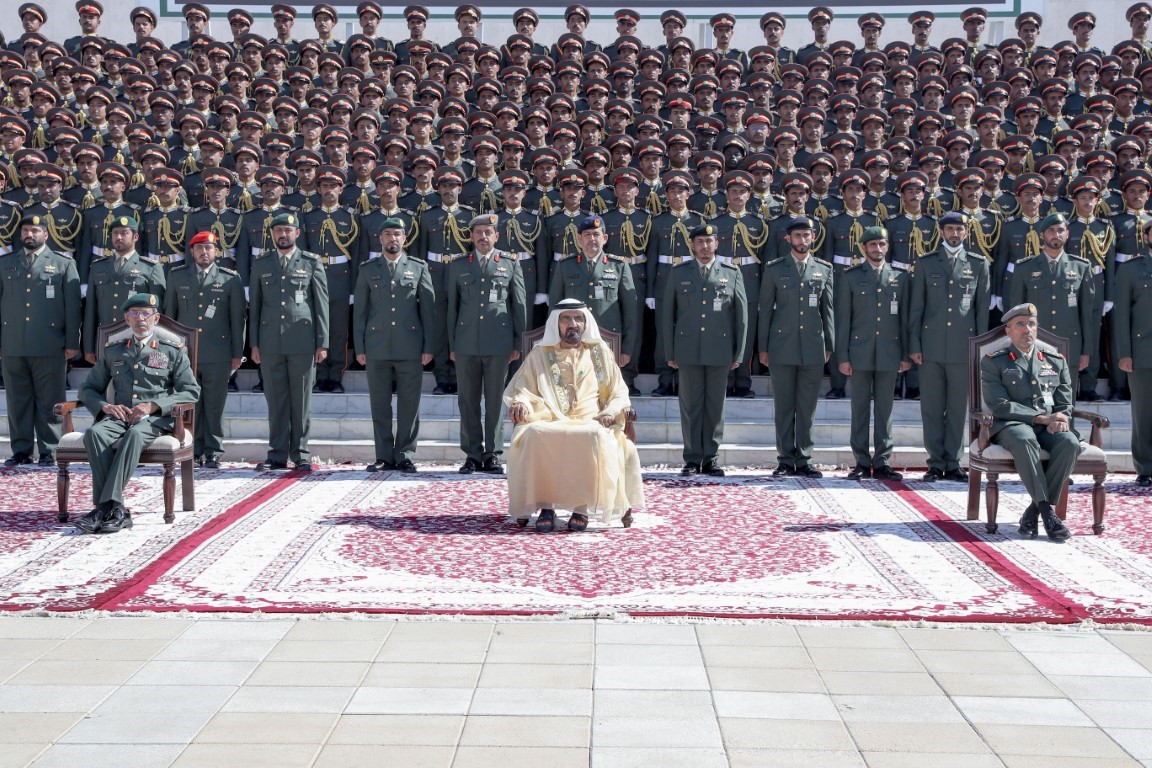 محمد بن راشد يرعى حفل تخريج الدورة الـ 45 من المرشحين الضباط في كلية زايد الثاني العسكرية بالعين