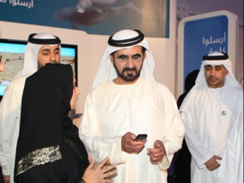 محمد بن راشد يشهد جانبا من جلسات المنتدى الاستراتيجي العربي