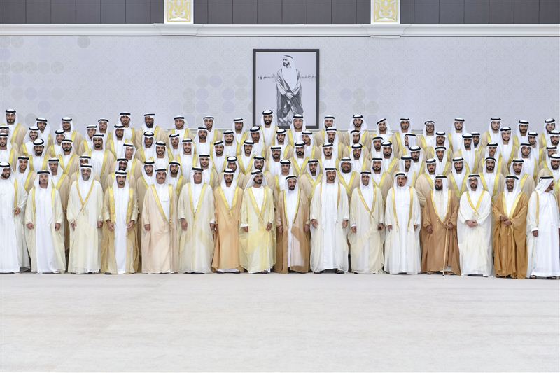 محمد بن راشد ومحمد بن زايد والحكام وأولياء العهود يحضرون العرس الجماعي بمناسبة زفاف زايد بن حمدان بن زايد