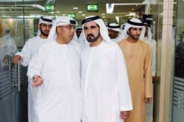 محمد بن راشد يستقبل الأمير سعود بن نايف بن عبدالعزيز آل سعود المعزي في وفاة راشد بن محمد
