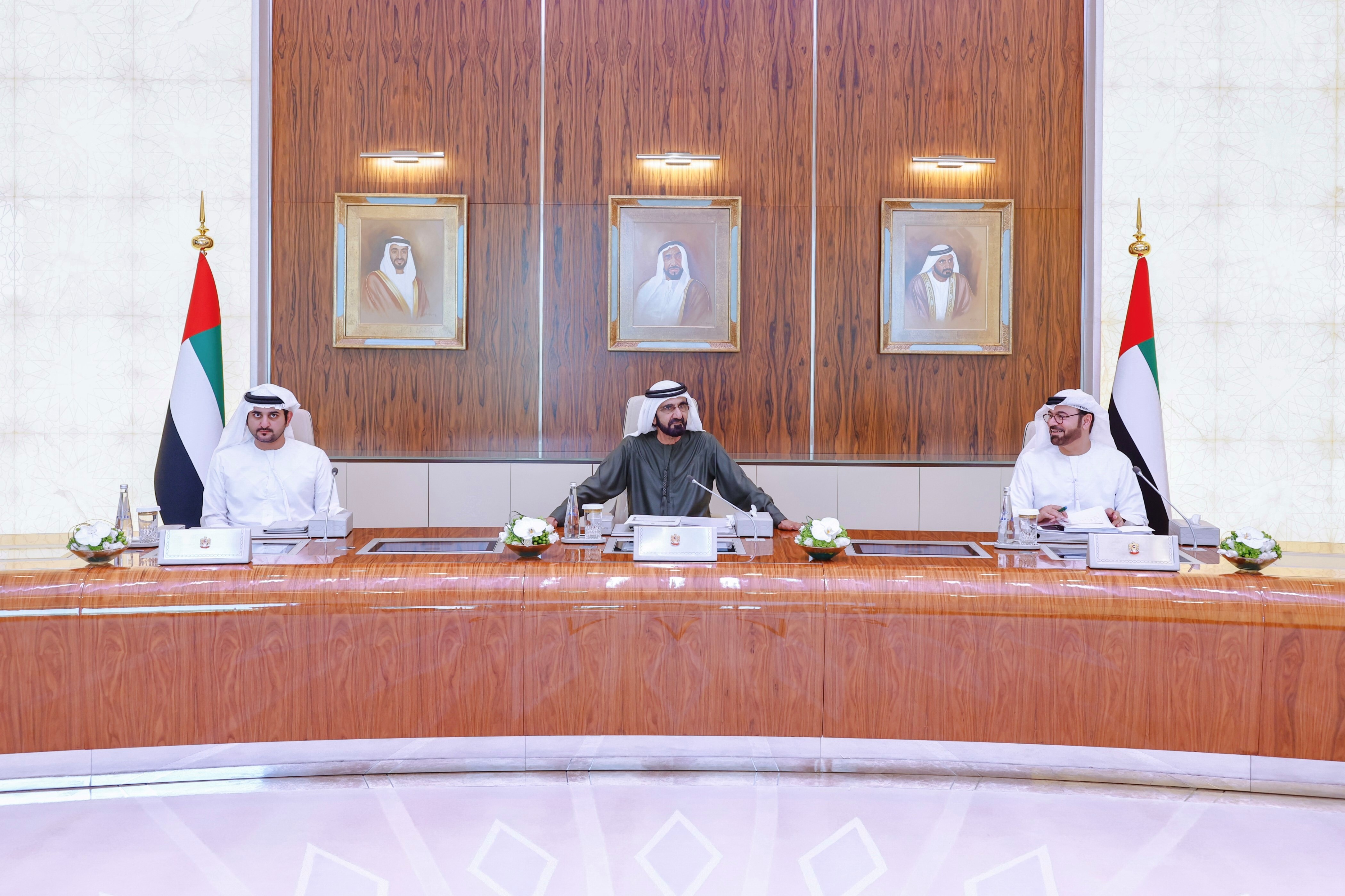 محمد بن راشد: شكراً فريق الوطن . . الذين شكلوا فريقاً وطنياً واحداً عبَرَ بالإمارات بنجاح أحد أكبر الأزمات الصحية التي مرت على البشرية
