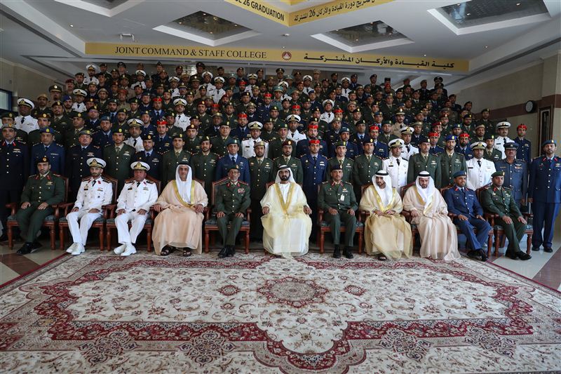 محمد بن راشد يرعى حفل تخريج الدورة الـ 26 للقيادة والأركان المشتركة في أبوظبي