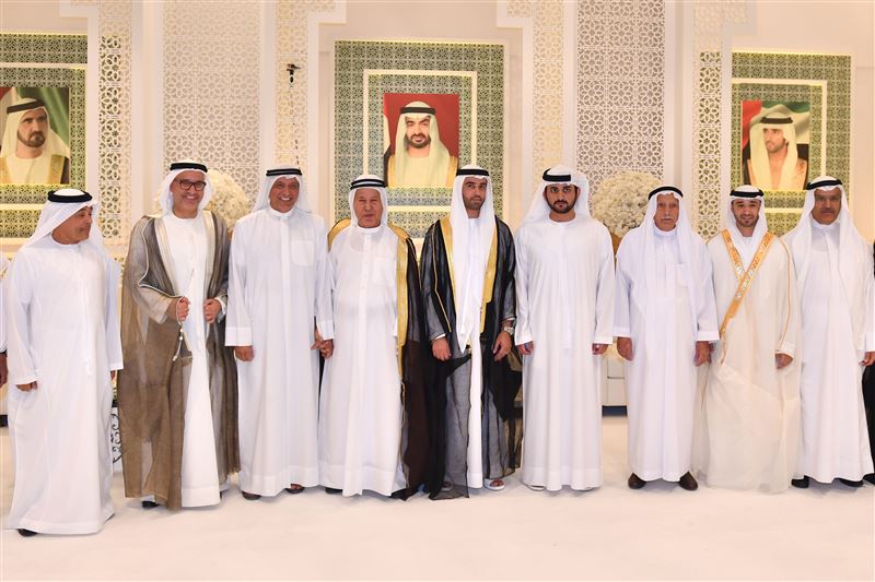 مكتوم بن محمد يحضر مأدبة غداء بمناسبة أفراح آل الفردان