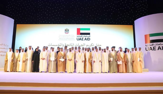 محمد بن راشد يكرم الجهات المانحة والمؤسسات الوطنية الخيرية