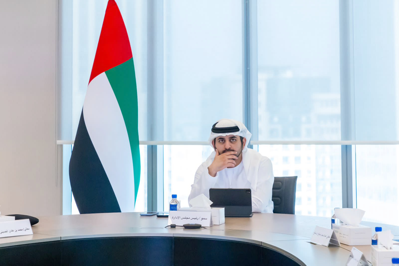 مكتوم بن محمد يوجه بمواصلة الخطط التطويرية للهيئة الاتحادية للضرائب