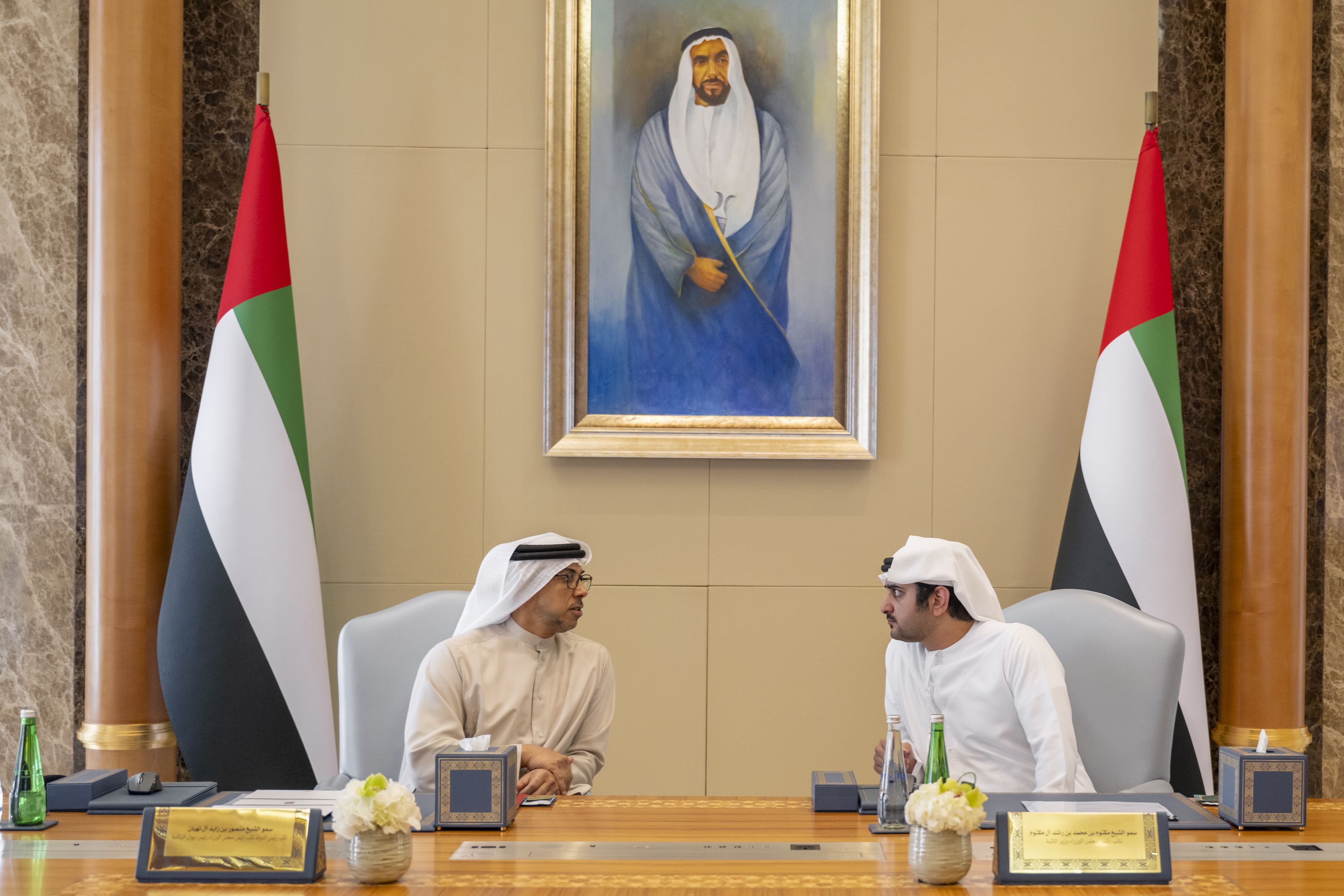 بحضور منصور بن زايد ومكتوم بن محمد .. لجنة الميزانية العامة للاتحاد تناقش مشروع الميزانية للسنة المالية 2025