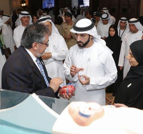 حمدان بن محمد يشهد جانباً من منتدى السياحة الصحية