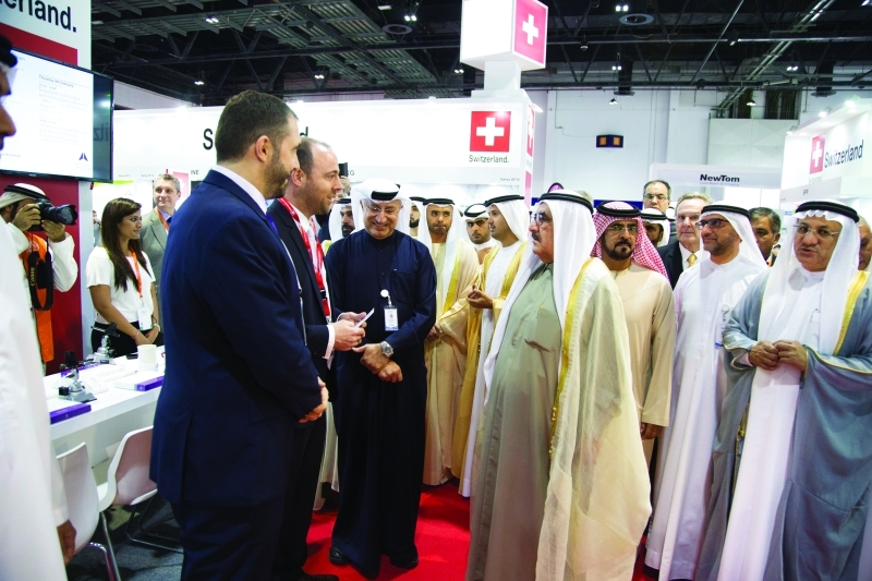 حمدان بن راشد يفتتح مؤتمر الإمارات الدولي لطب الأسنان ومعرض طب الأسنان العربي