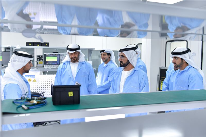 محمد بن راشد ومحمد بن زايد يطلقان "برنامج الإمارات الوطني للفضاء"