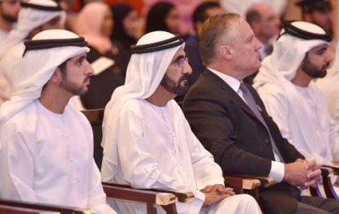 محمد بن راشد يكرم خريجي الدورة الأولى في برنامج "مسار جودلفين"