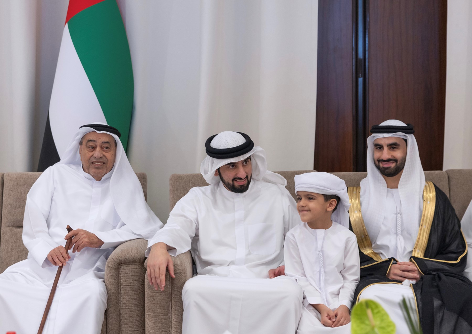 أحمد بن محمد يحضر أفراح بن سليمان وبن سلوم