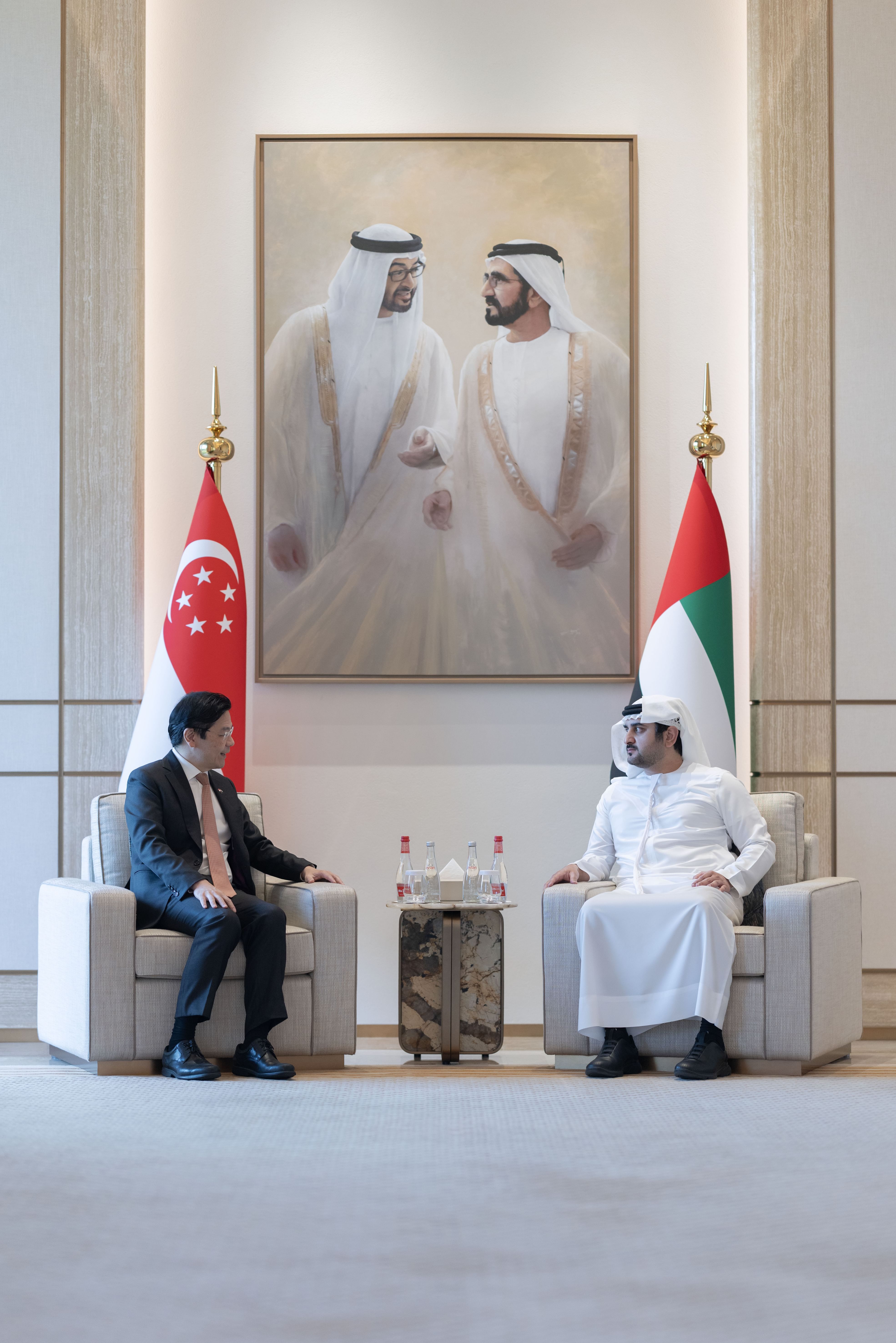 مكتوم بن محمد يستقبل رئيس وزراء سنغافورة