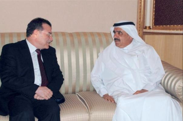 محمد بن راشد يتفقد طائرة الإيرباص 319 التابعة لمجموعة طيران الإمارات